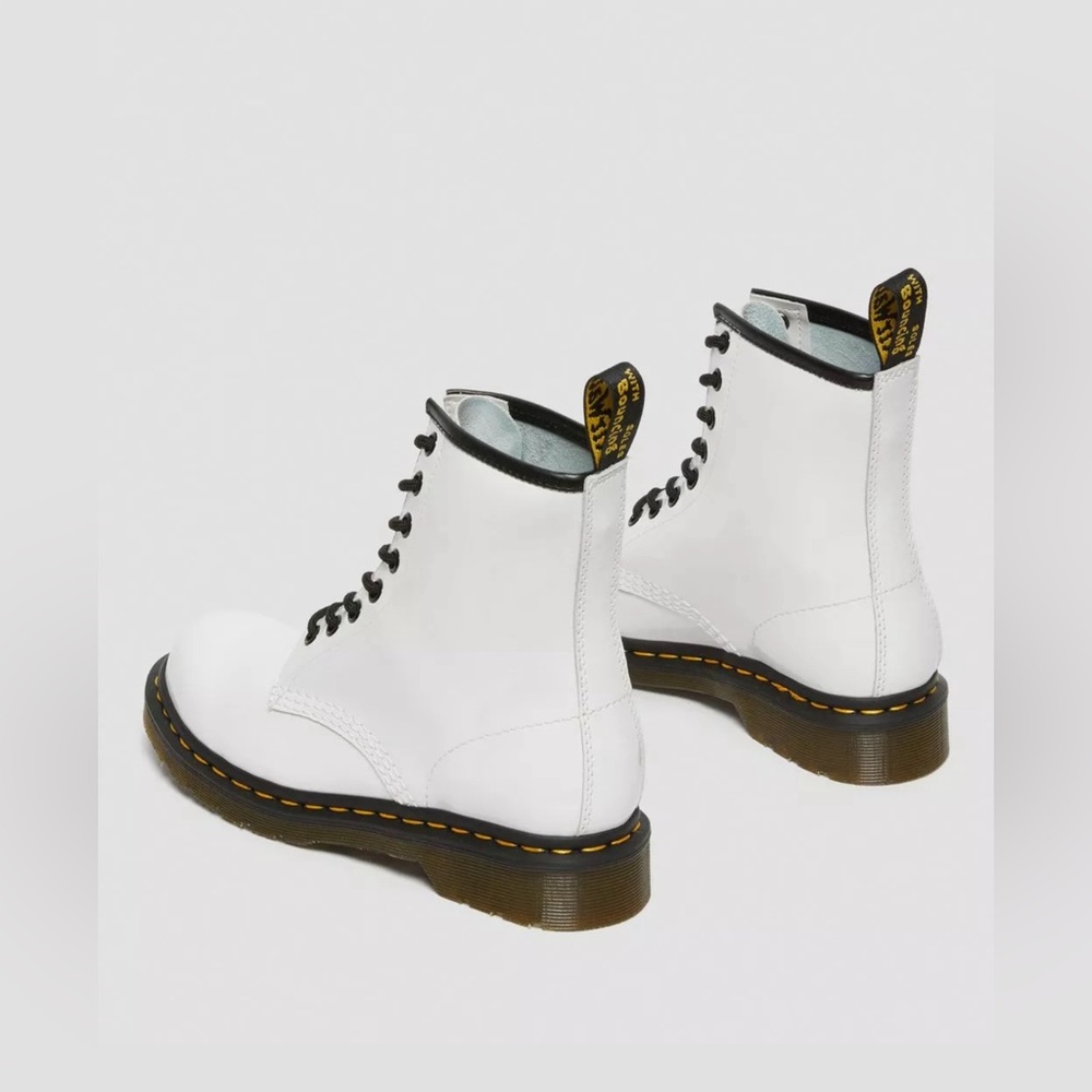 NWT 1460 WOMEN'S PATENT LEATHER LACE UP BOOTS - Picture 4 of 9